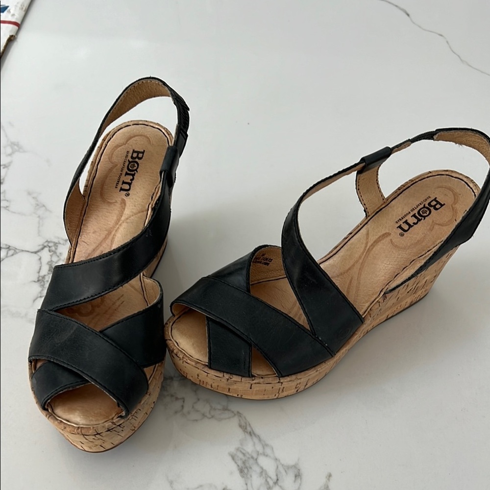 Born Black black Wedge Sandals with Crisscross Straps. SZ 7. Style M/WB83603.
